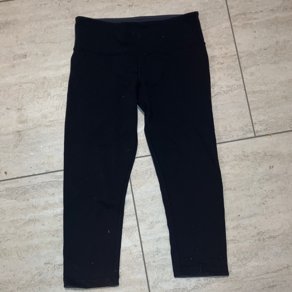 lululemon athletica Pants - lululemon athletica Black crop Leggings